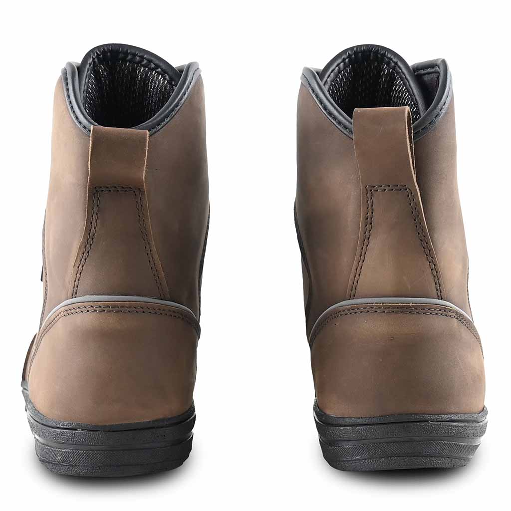 biker shoes back pose